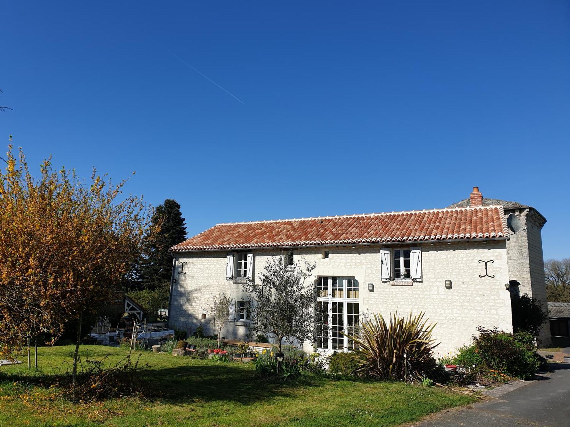 La Tour Du Raygnier Bed & Breakfast Verneuil-le-Chateau Exterior photo